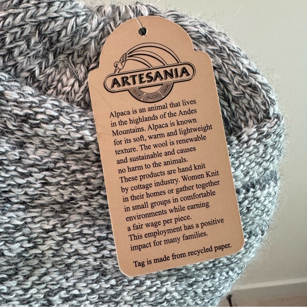 NWT Artesania Grey Alpaca Blend Ponytail Beanie Hat - Picture 4 of 6